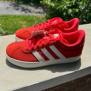 NWB 4.5y Adidas VL Court 3.0 Red Low-Top Sneakers with White Stripes